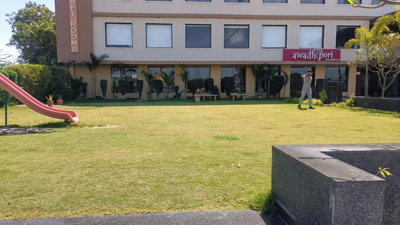 Hotel Shivalik - Mehsana Mahesana 外观 照片