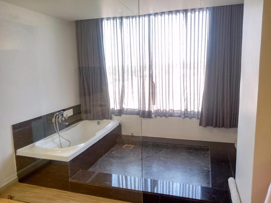 Hotel Shivalik - Mehsana Mahesana 外观 照片