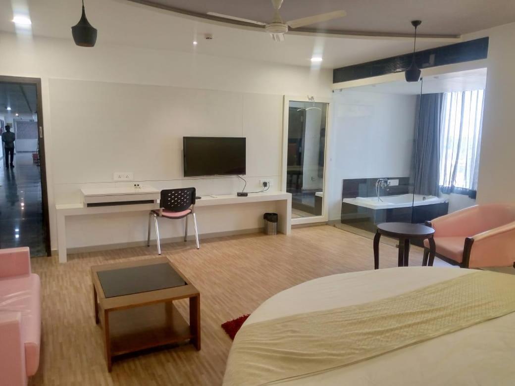 Hotel Shivalik - Mehsana Mahesana 外观 照片