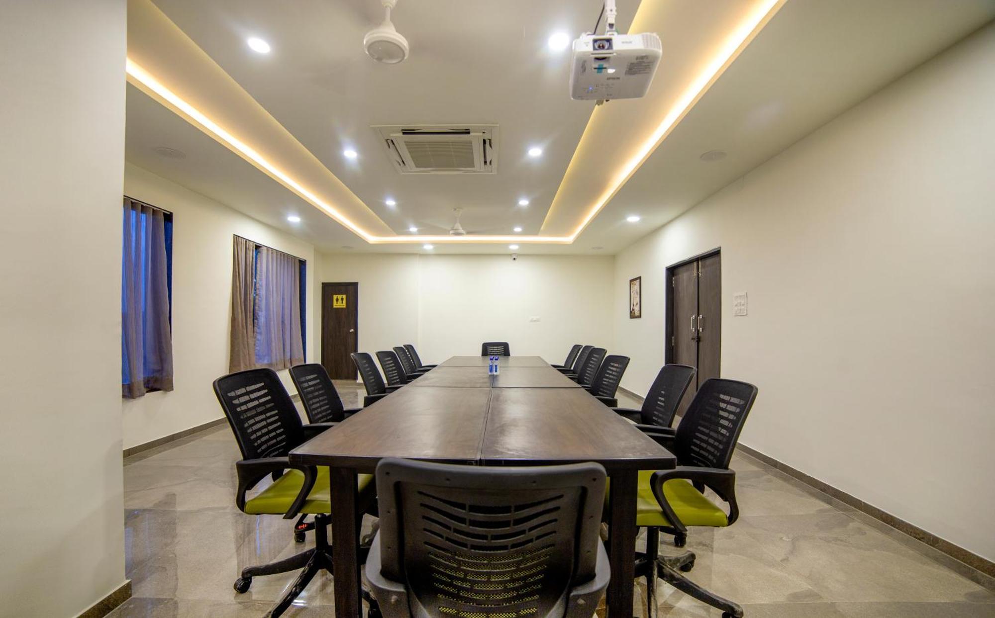 Hotel Shivalik - Mehsana Mahesana 外观 照片