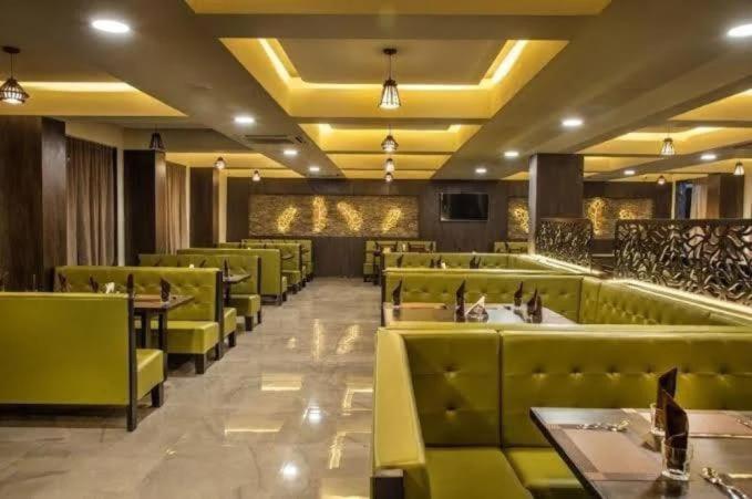 Hotel Shivalik - Mehsana Mahesana 外观 照片