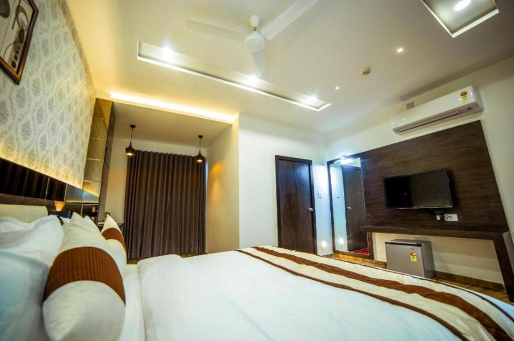 Hotel Shivalik - Mehsana Mahesana 外观 照片