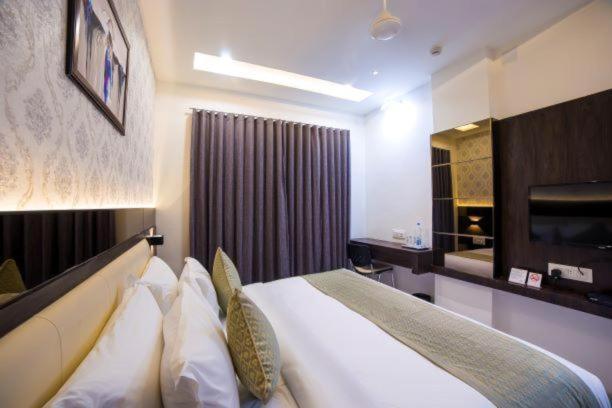 Hotel Shivalik - Mehsana Mahesana 外观 照片