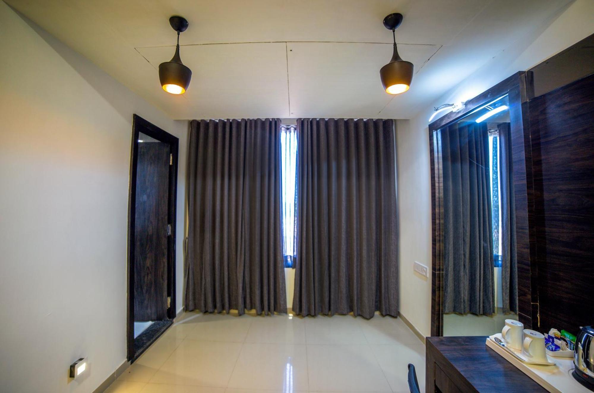 Hotel Shivalik - Mehsana Mahesana 外观 照片