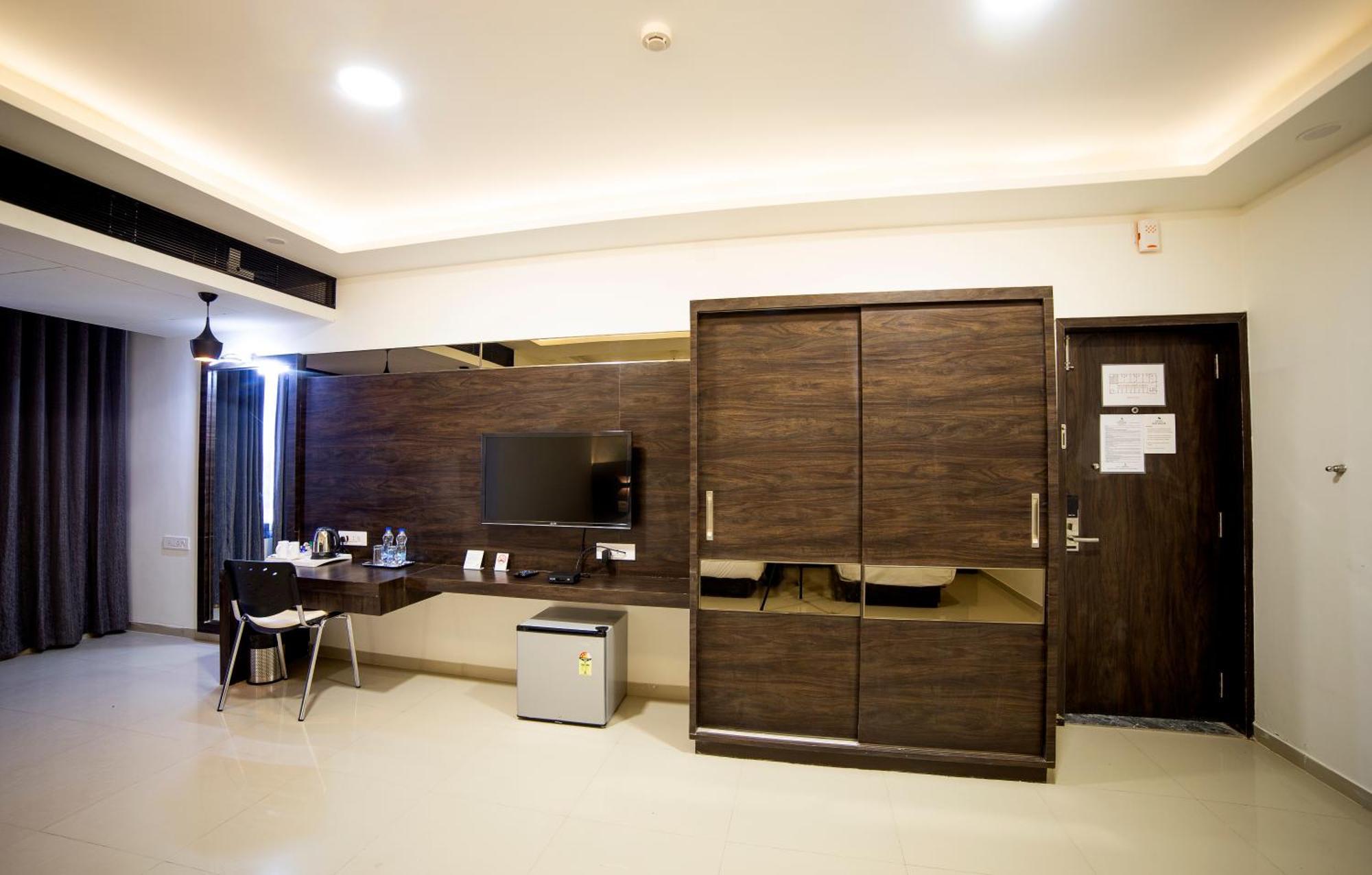 Hotel Shivalik - Mehsana Mahesana 外观 照片